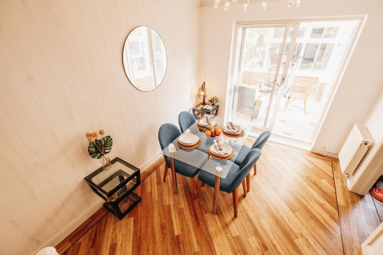 Booker Avenue House - 4 Bedroom House With Garden And Parking Milton Keynes Buitenkant foto