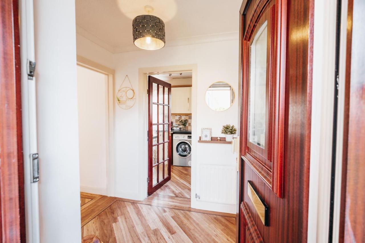 Booker Avenue House - 4 Bedroom House With Garden And Parking Milton Keynes Buitenkant foto