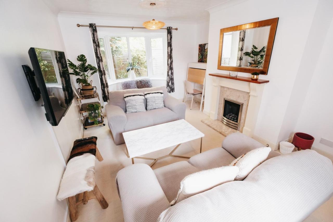 Booker Avenue House - 4 Bedroom House With Garden And Parking Milton Keynes Buitenkant foto