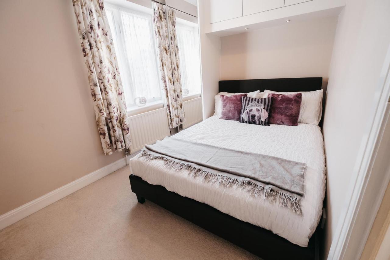 Booker Avenue House - 4 Bedroom House With Garden And Parking Milton Keynes Buitenkant foto