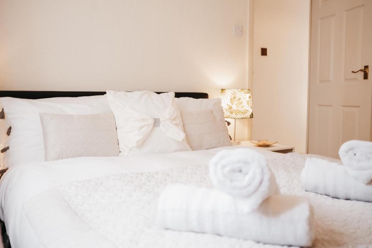 Booker Avenue House - 4 Bedroom House With Garden And Parking Milton Keynes Buitenkant foto