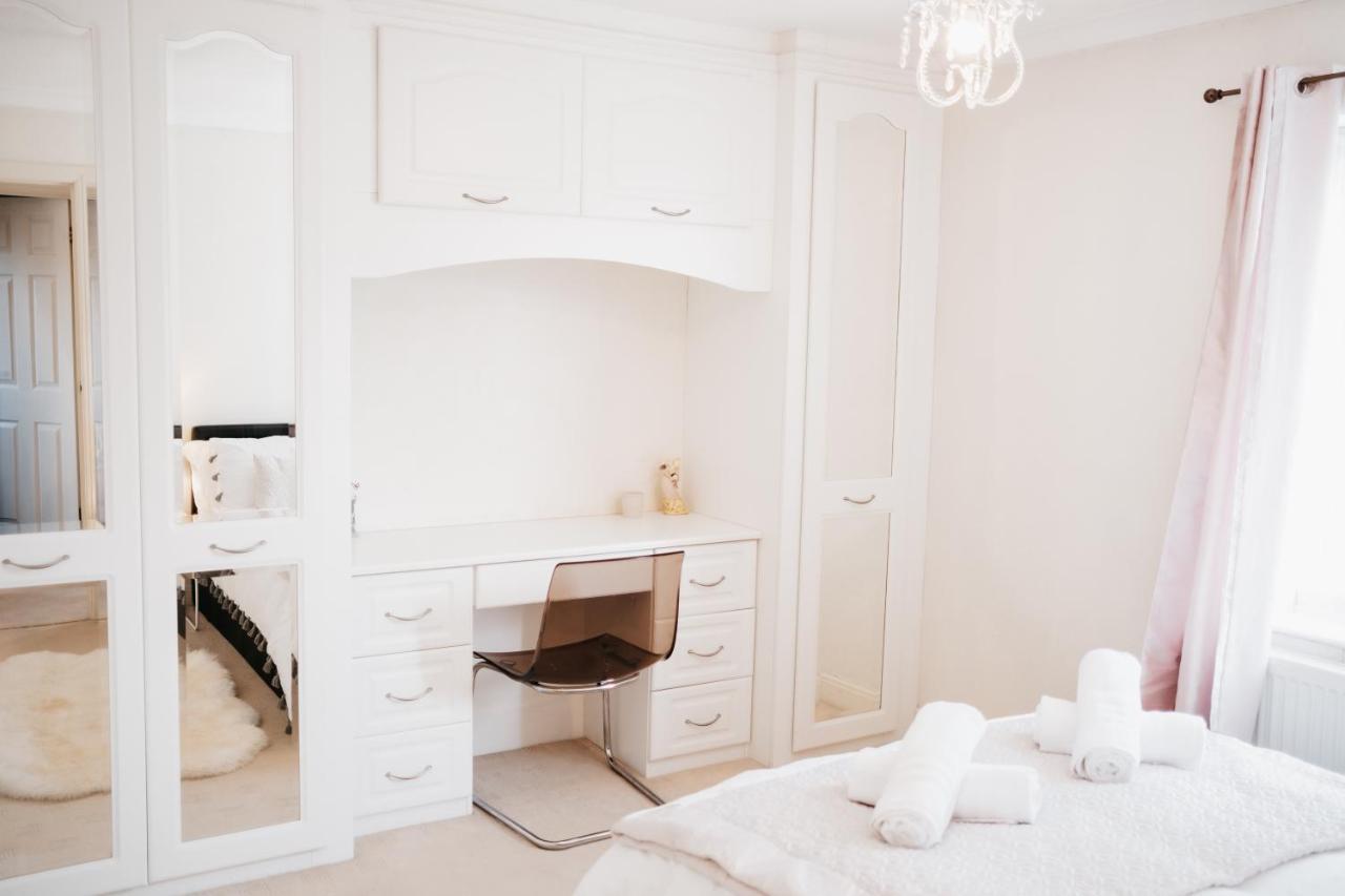 Booker Avenue House - 4 Bedroom House With Garden And Parking Milton Keynes Buitenkant foto