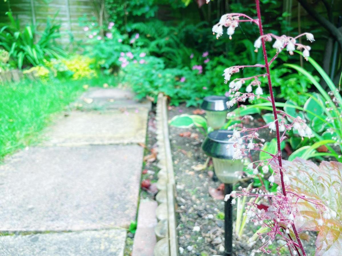 Booker Avenue House - 4 Bedroom House With Garden And Parking Milton Keynes Buitenkant foto
