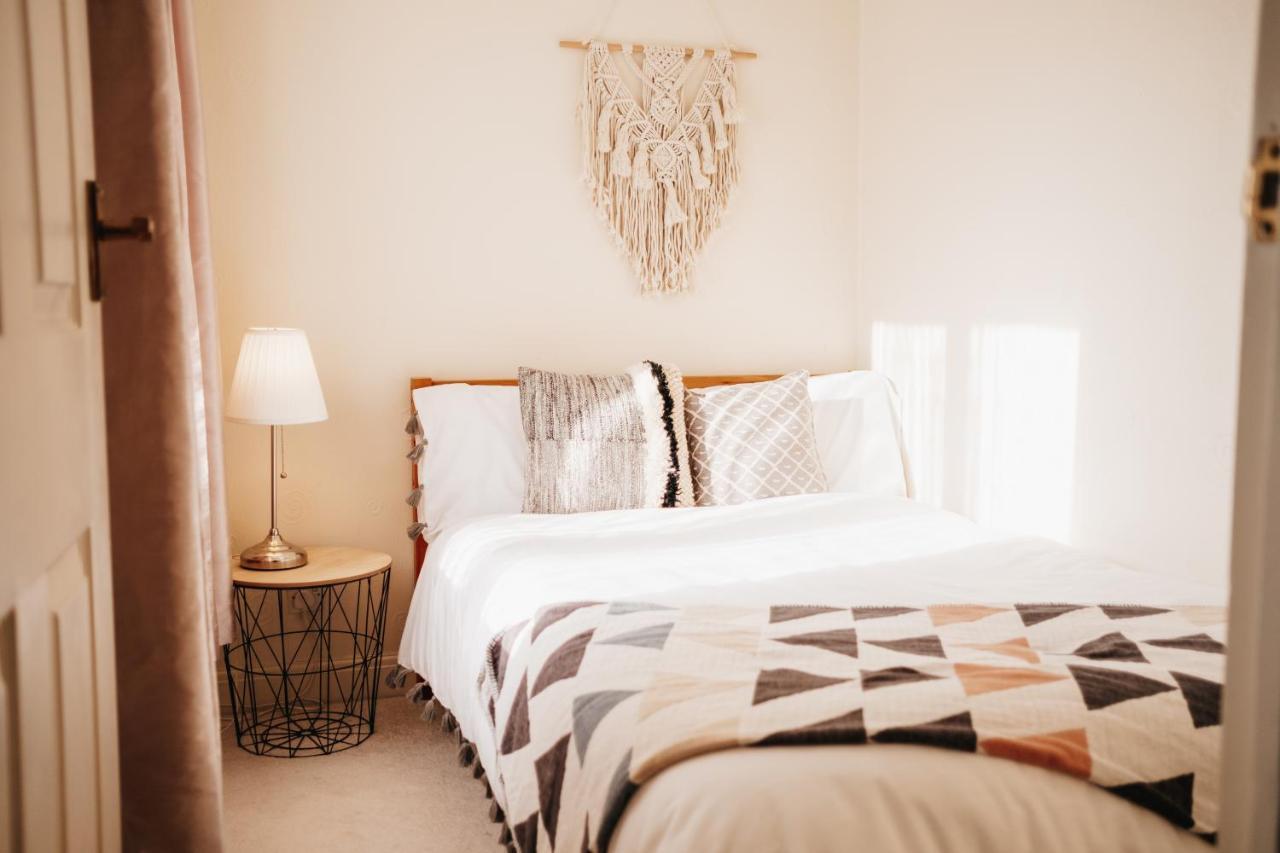 Booker Avenue House - 4 Bedroom House With Garden And Parking Milton Keynes Buitenkant foto