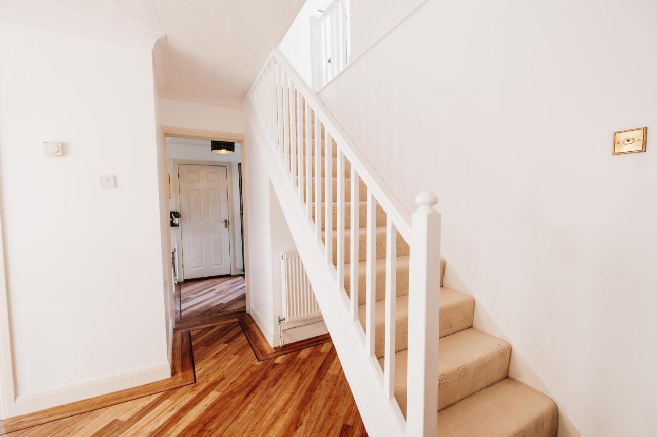 Booker Avenue House - 4 Bedroom House With Garden And Parking Milton Keynes Buitenkant foto