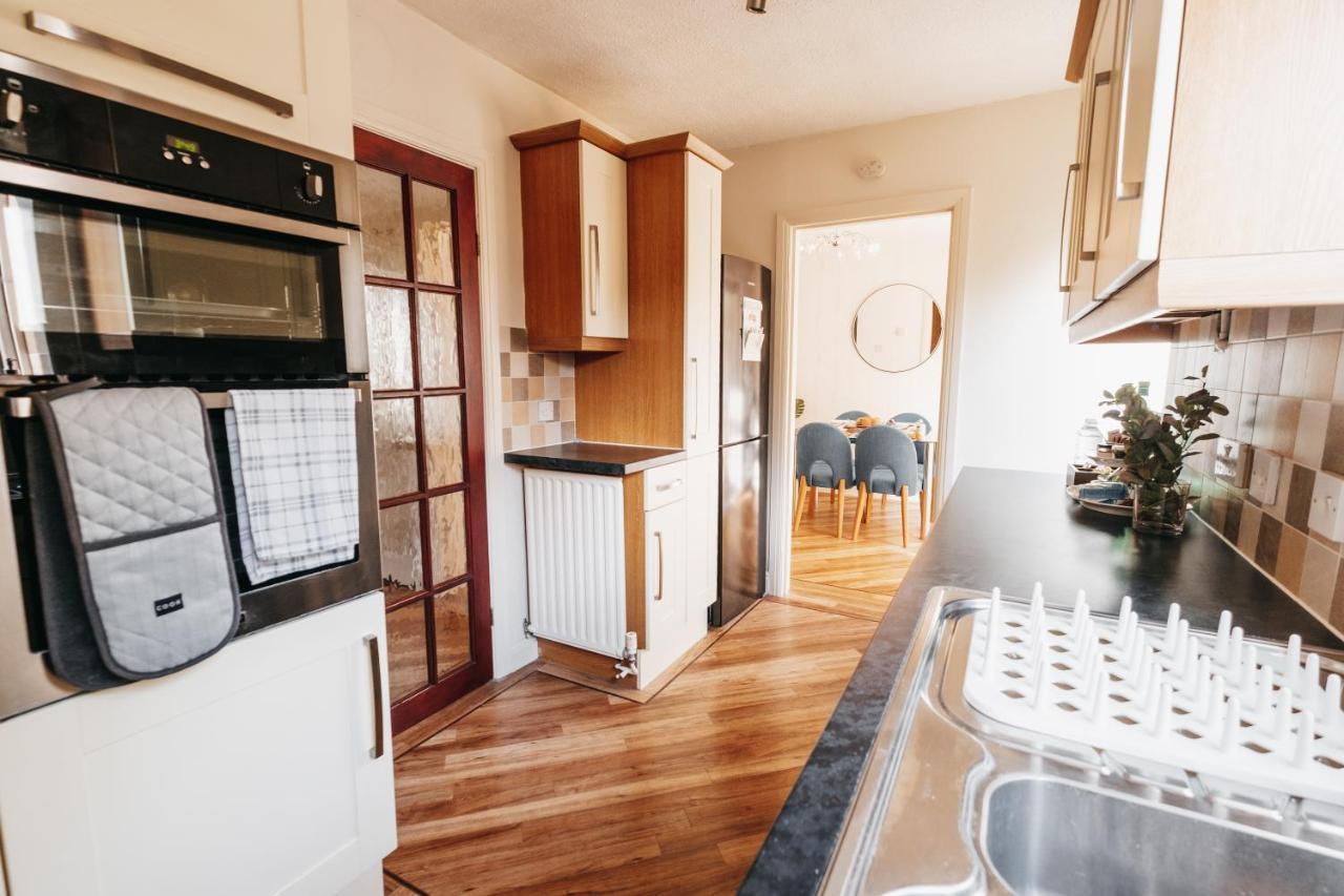 Booker Avenue House - 4 Bedroom House With Garden And Parking Milton Keynes Buitenkant foto